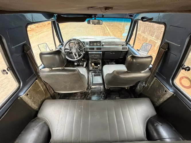 MITSUBISHI VARU 1990