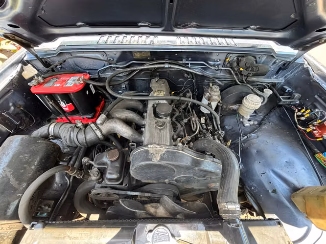 MITSUBISHI VARU 1990