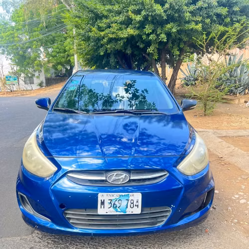 Hyundai Accent Hatchback 2015 bien cuidado y listo para usar