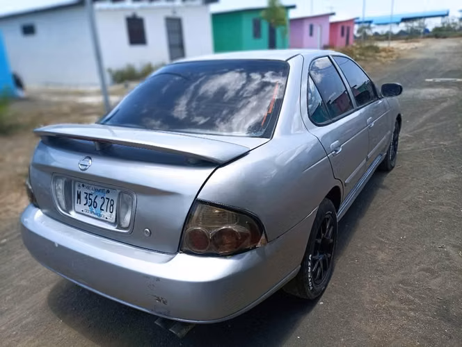 Nissan Sentra B15