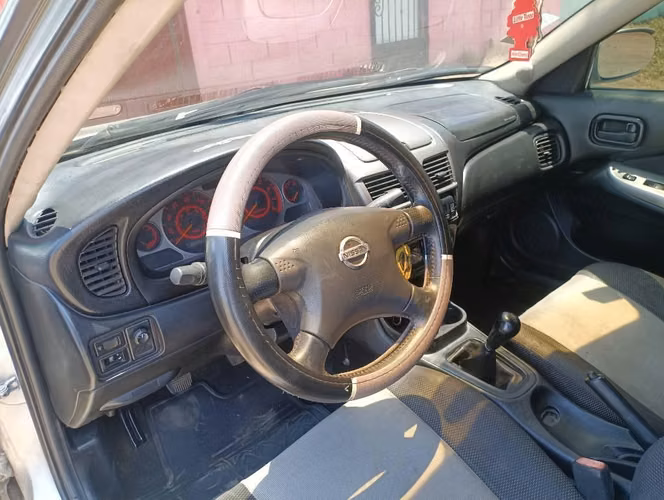 Nissan Sentra B15