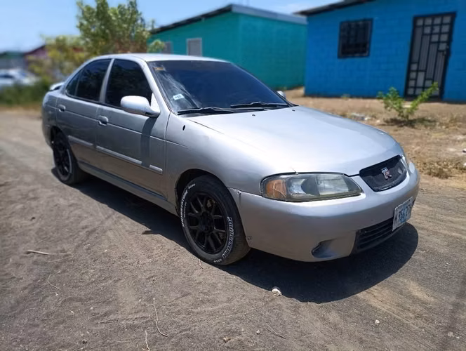 Nissan Sentra B15