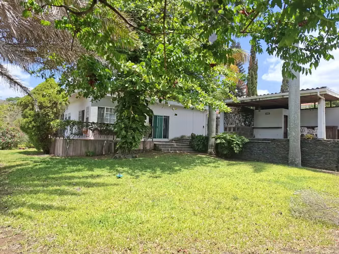 KW - Venta, casa con vista en Villa Fontana Sur