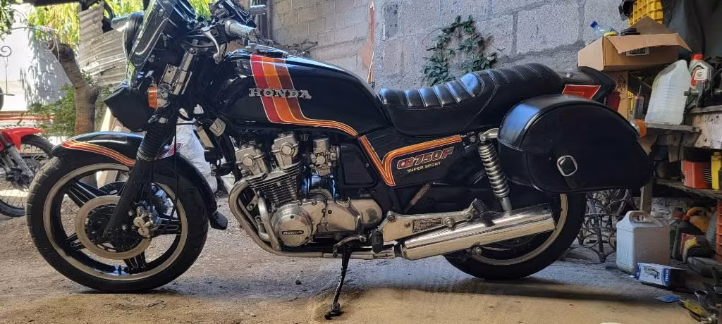 HONDA CB 750F .año 1981 - Imagen 2