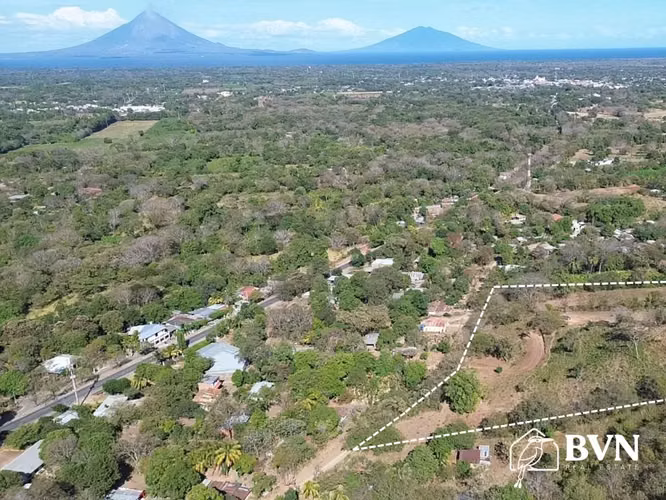 Terreno Privado en la Colina con Vistas a los Volcanes