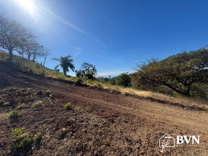Terreno Privado en la Colina con Vistas a los Volcanes