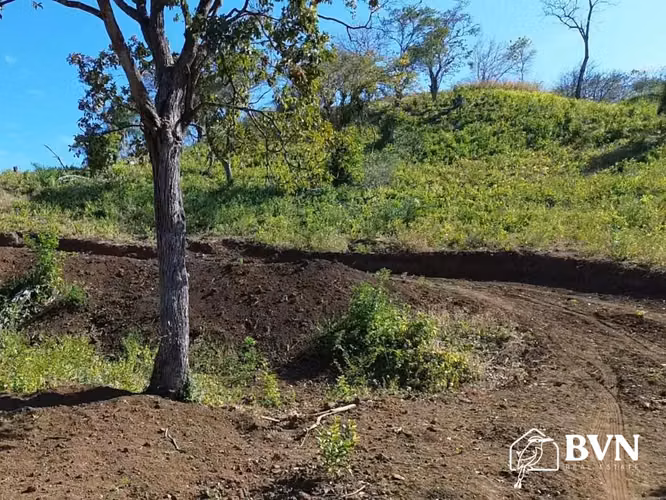 Terreno Privado en la Colina con Vistas a los Volcanes
