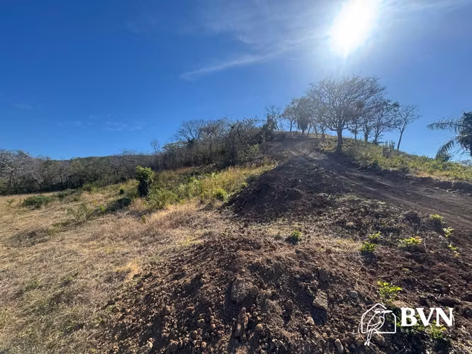 Terreno Privado en la Colina con Vistas a los Volcanes