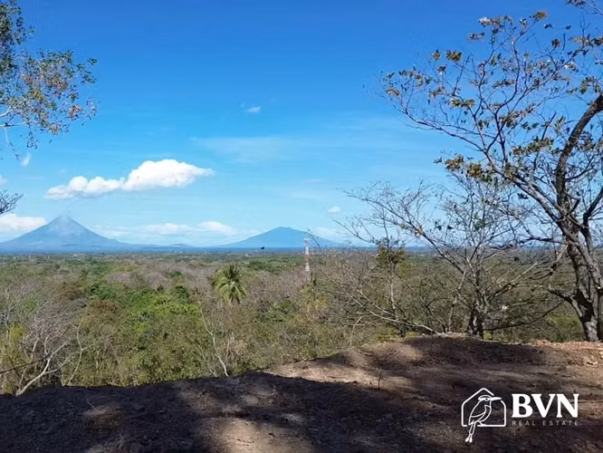 Terreno Privado en la Colina con Vistas a los Volcanes