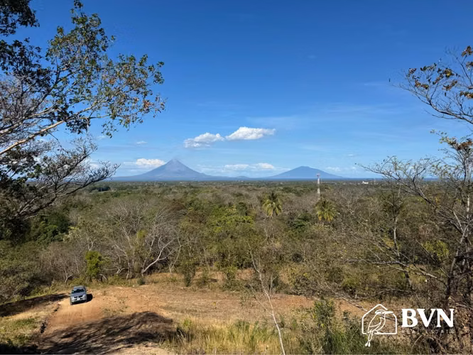Terreno Privado en la Colina con Vistas a los Volcanes