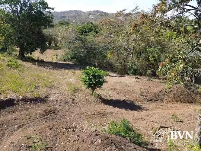 Terreno Privado en la Colina con Vistas a los Volcanes