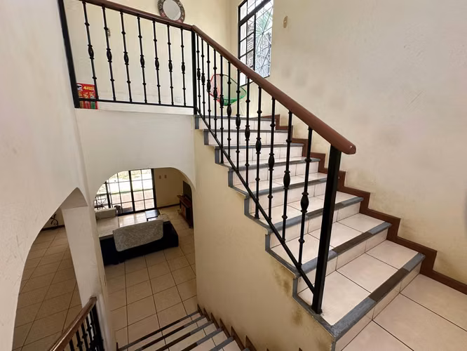 CASA EN VENTA EN CONDOMINIO ACRÓPOLIS (HTIJERINO)