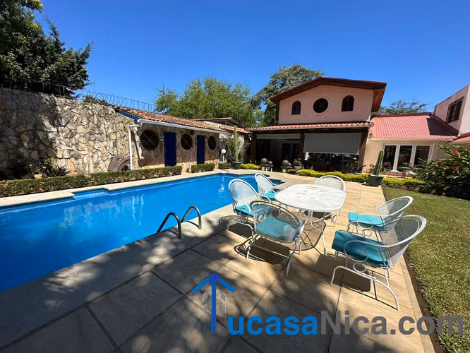 Se Renta Casa Colonial Moderna en Mirador de Santo Domingo - Imagen 14