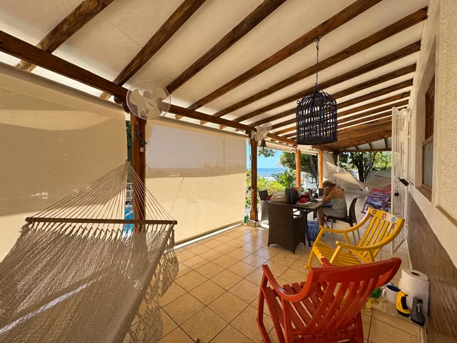 Venta de casa frente al mar en Pochomil