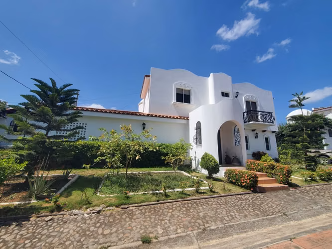 DG-Hermosa casa en VENTA en Estancia de Santo Domingo