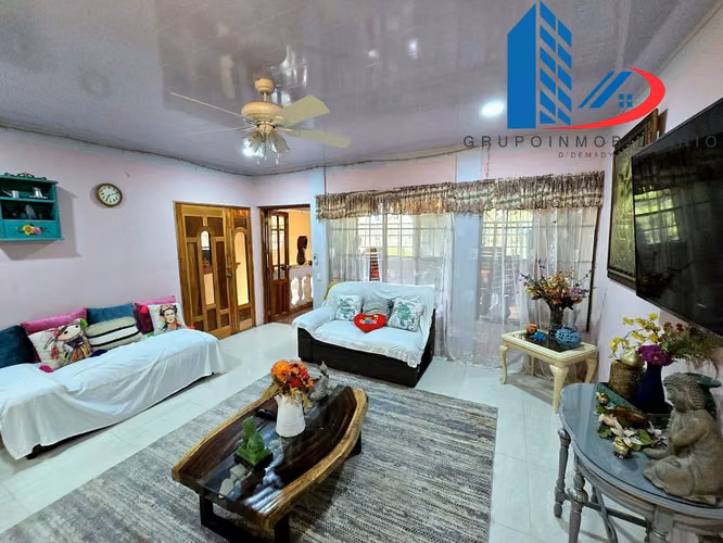 Casa Totalmente Remodelada + Oficina Independiente | Colonia Centroamérica