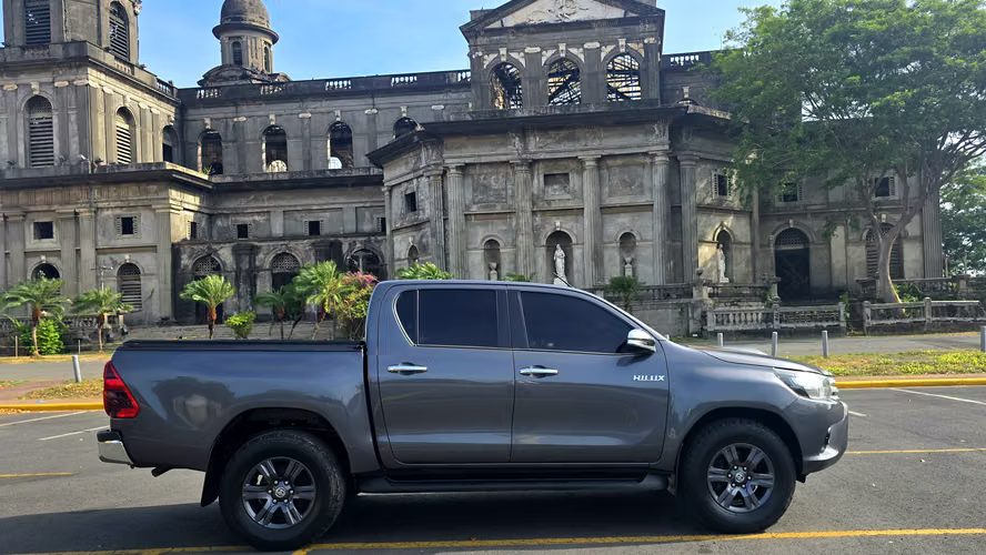 VENDO TOYOTA HILUX SRV 3.0 2017 UNICO DUEÑO