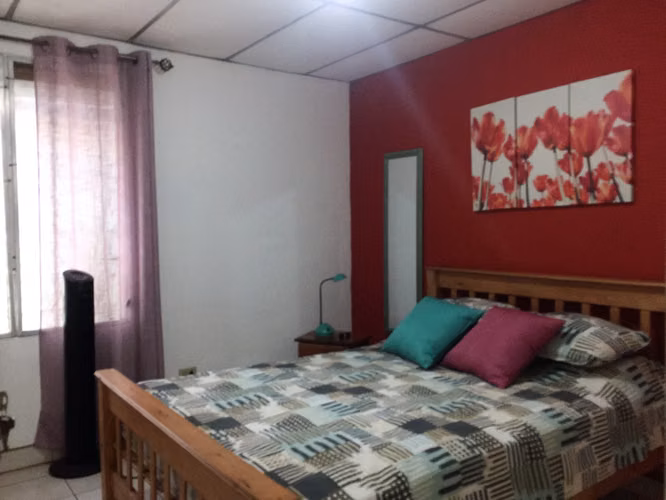 Casa en venta – Colonial Los Robles, Managua