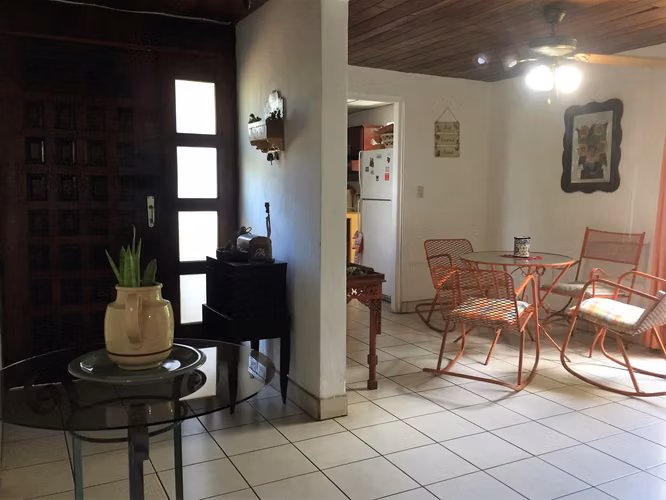 Casa en venta – Colonial Los Robles, Managua