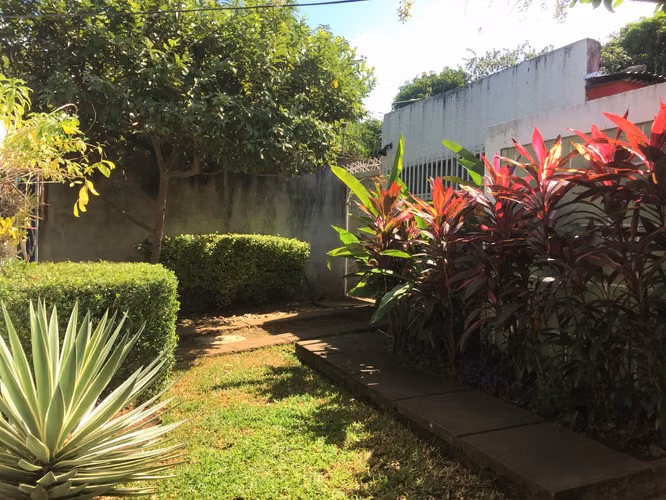 Casa en venta – Colonial Los Robles, Managua