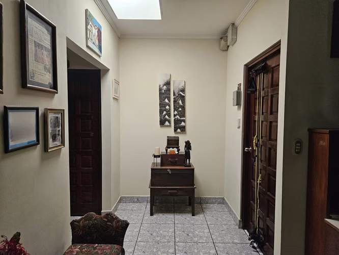 Casa con amplio terreno sobre Carretera a Masaya