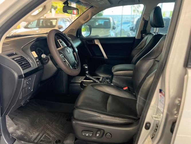 Toyota Prado TXL año 2021 - Imagen 4