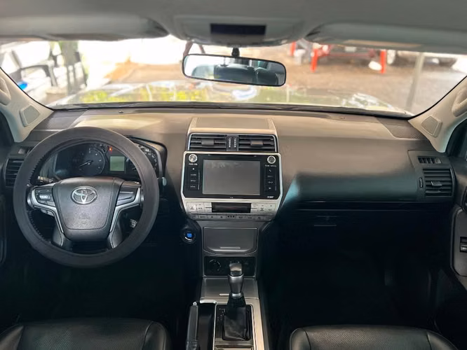 Toyota Prado TXL año 2021 - Imagen 3