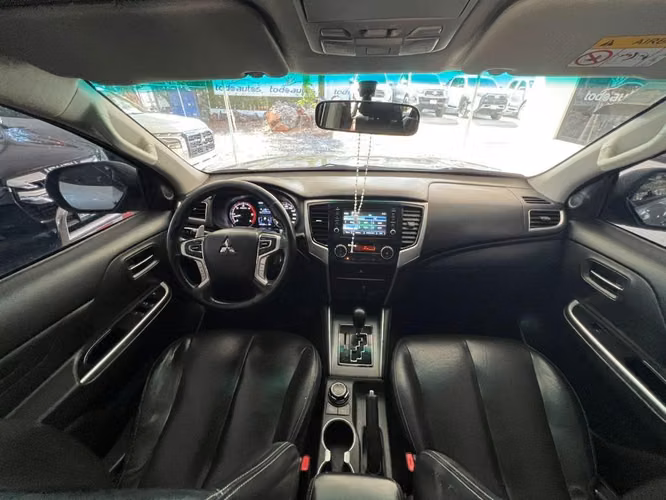 Mitsubishi L200 año 2023 - Imagen 6