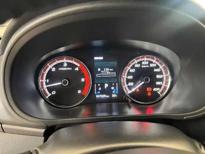 Mitsubishi L200 año 2023 - Imagen 5