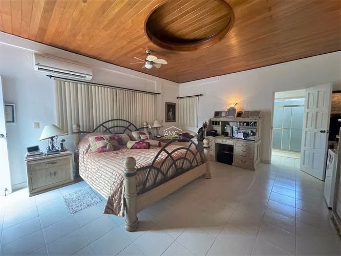 AM-Se Vende Casa en Altos de Santo Domingo