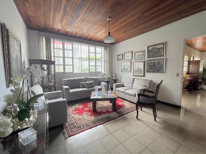 AM-Se Vende Casa en Altos de Santo Domingo