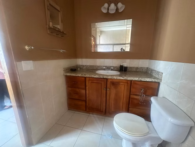 Elegancia y Ubicación Premium en Villa Fontana Sur.