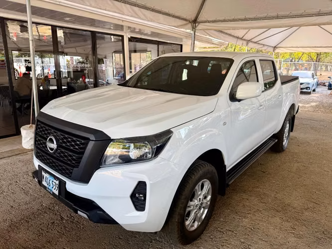 Nissan Frontier año 2024