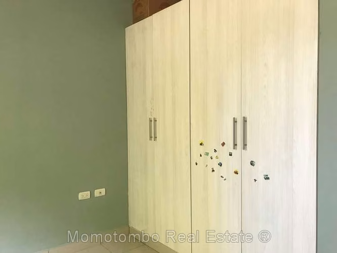 Venta de Casa con Apartamento Independiente en Carretera Sur