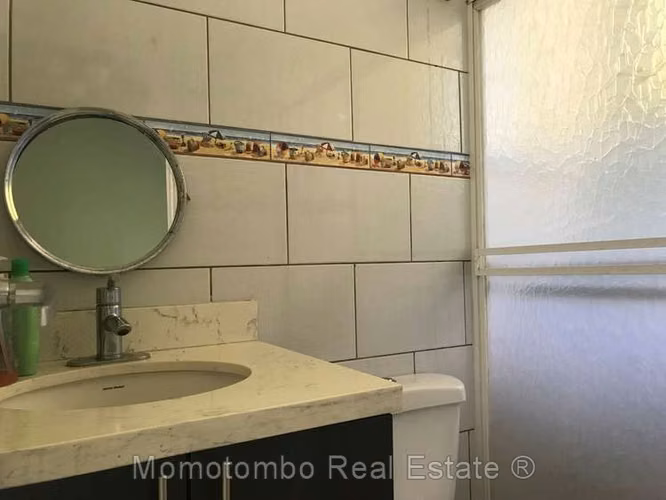 Venta de Casa con Apartamento Independiente en Carretera Sur