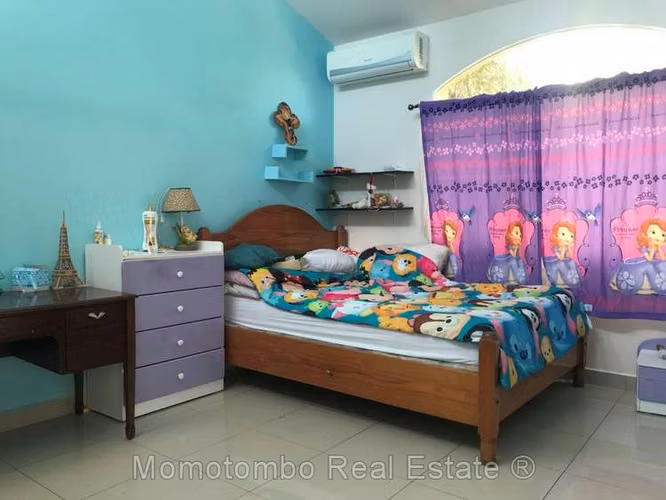 Venta de Casa con Apartamento Independiente en Carretera Sur