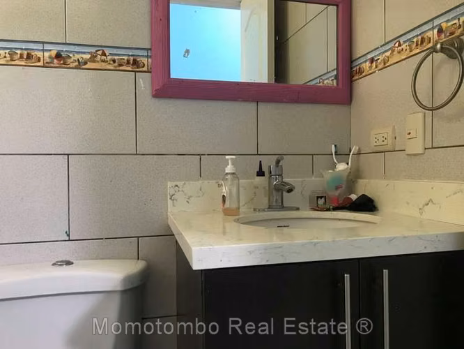 Venta de Casa con Apartamento Independiente en Carretera Sur
