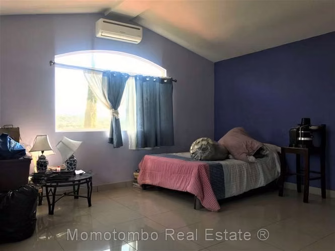 Venta de Casa con Apartamento Independiente en Carretera Sur