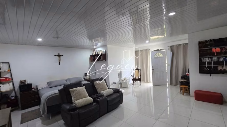 LD-Venta de Casa en Residencial Cerca del Mercado Iván Montenegro! - Imagen 5
