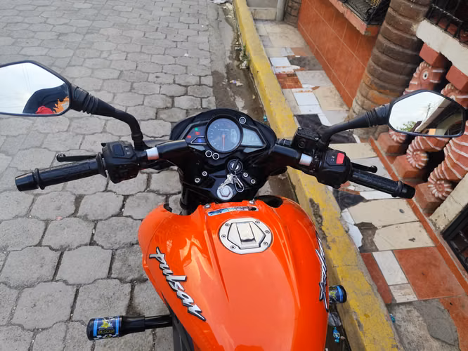 Se vende moto. 1,800$