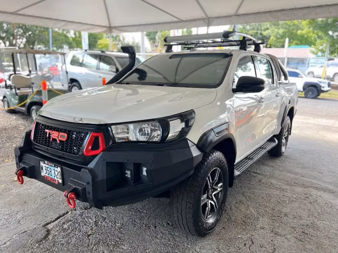 TOYOTA HILUX SR AÑO 2018