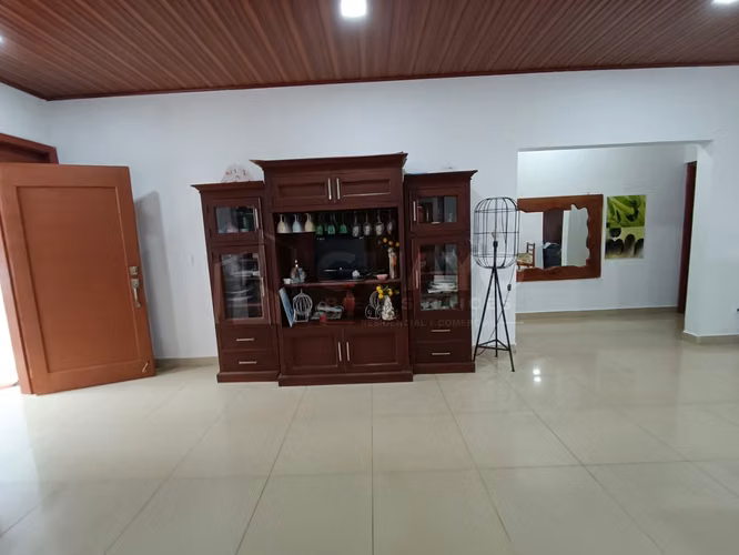 Excelente Casa en venta o alquiler en Las Colinas, Managua - Imagen 6