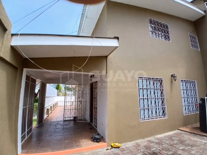 Bien ubicada Casa en venta o alquiler en Villa Fontana, Managua