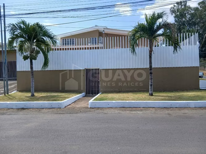 Bien ubicada Casa en venta o alquiler en Villa Fontana, Managua
