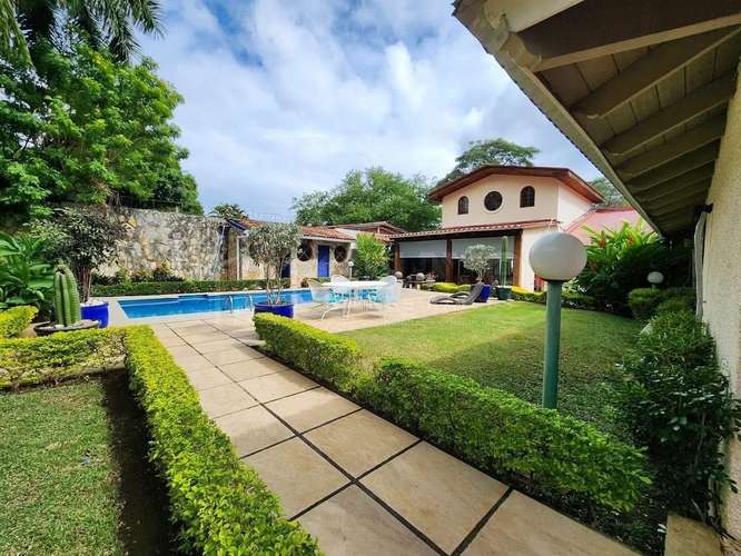 Hermosa Casa en venta en Santo Domingo, Managua - Imagen 1