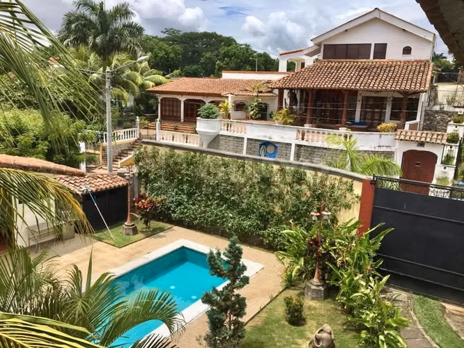 Excelente Casa en venta o alquiler en Villa Fontana Sur, Managua - Imagen 15