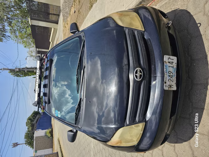 Vendo mi Toyota Scion años 2006 Automatico