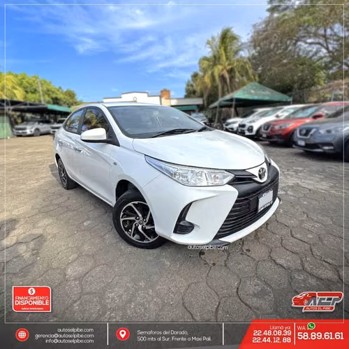 YARIS 2022 Mecanico COMO NUEVO FXTRS COMO NUEVO