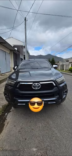 Vendo Camioneta Hilux SR Mecánica