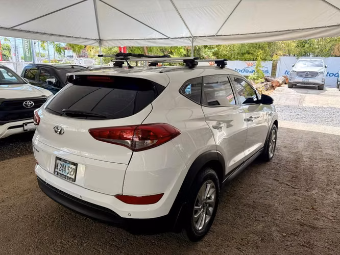 HYUNDAI TUCSON AÑO 2016 - Imagen 4